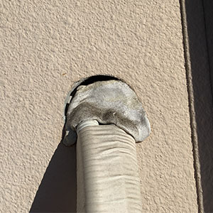 室外配管のパテが不十分